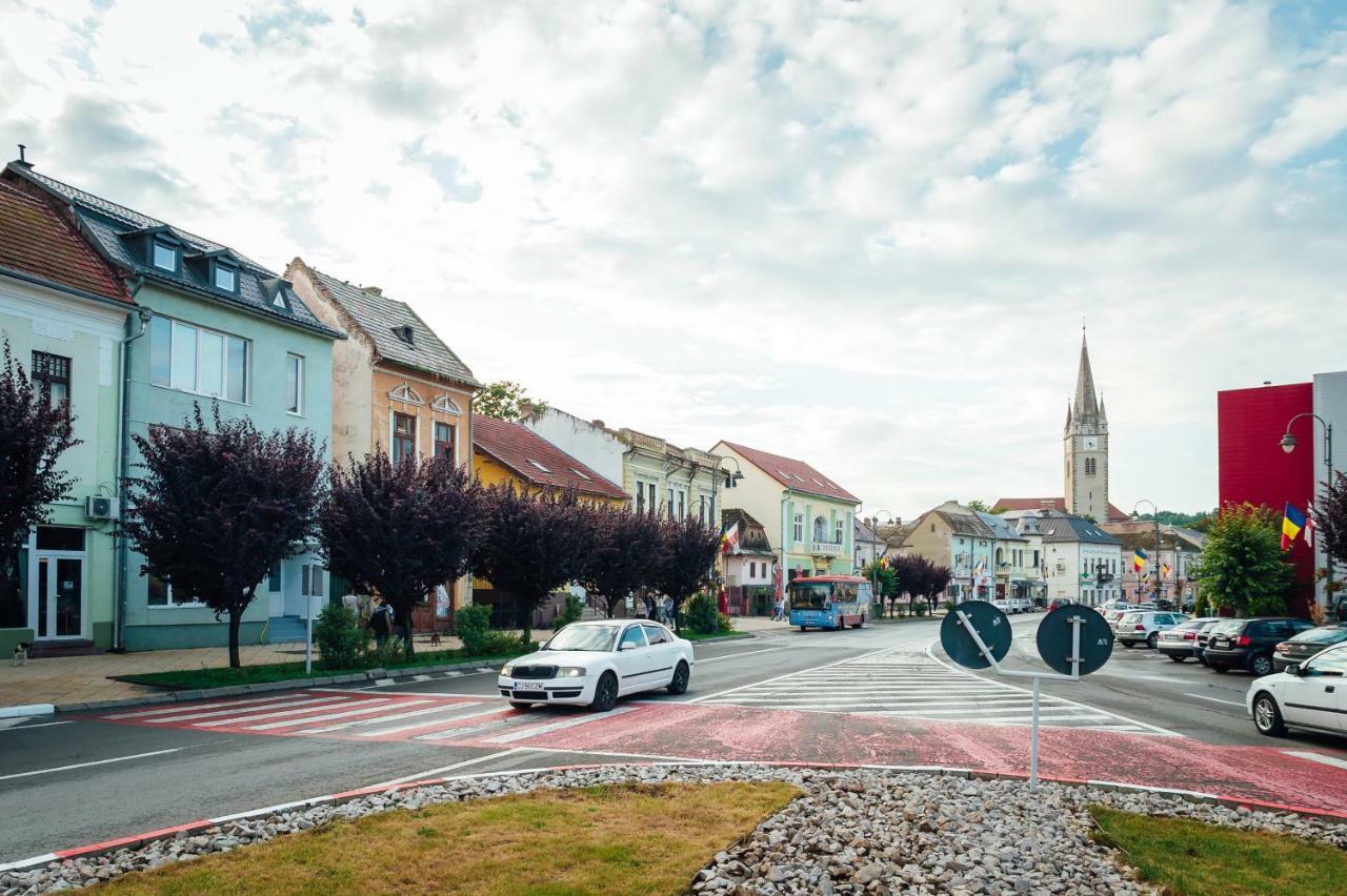 Belle View Apart Hotel Turda Exterior photo